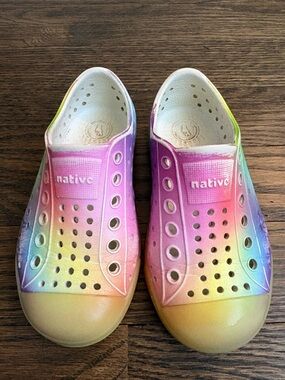 Native Kids Slip-On Water Shoes Size 7 Toddler Rainbow Tie-Dye